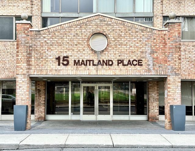 Condo Apt house for sale at 15 Maitland Pl Toronto Ontario