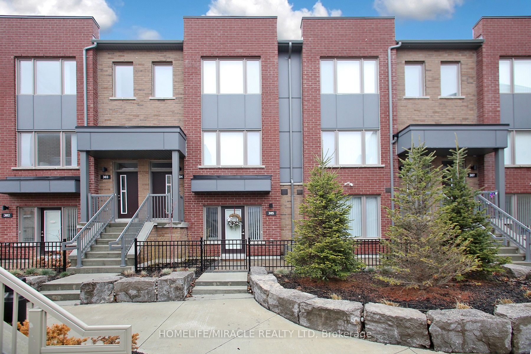 Condo Townhouse house for sale at 1525 Kingston Rd Pickering Ontario