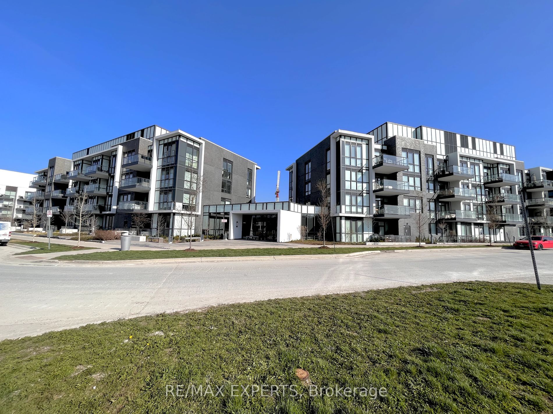 Condo Apt house for sale at 375 Sea Ray Ave Innisfil Ontario