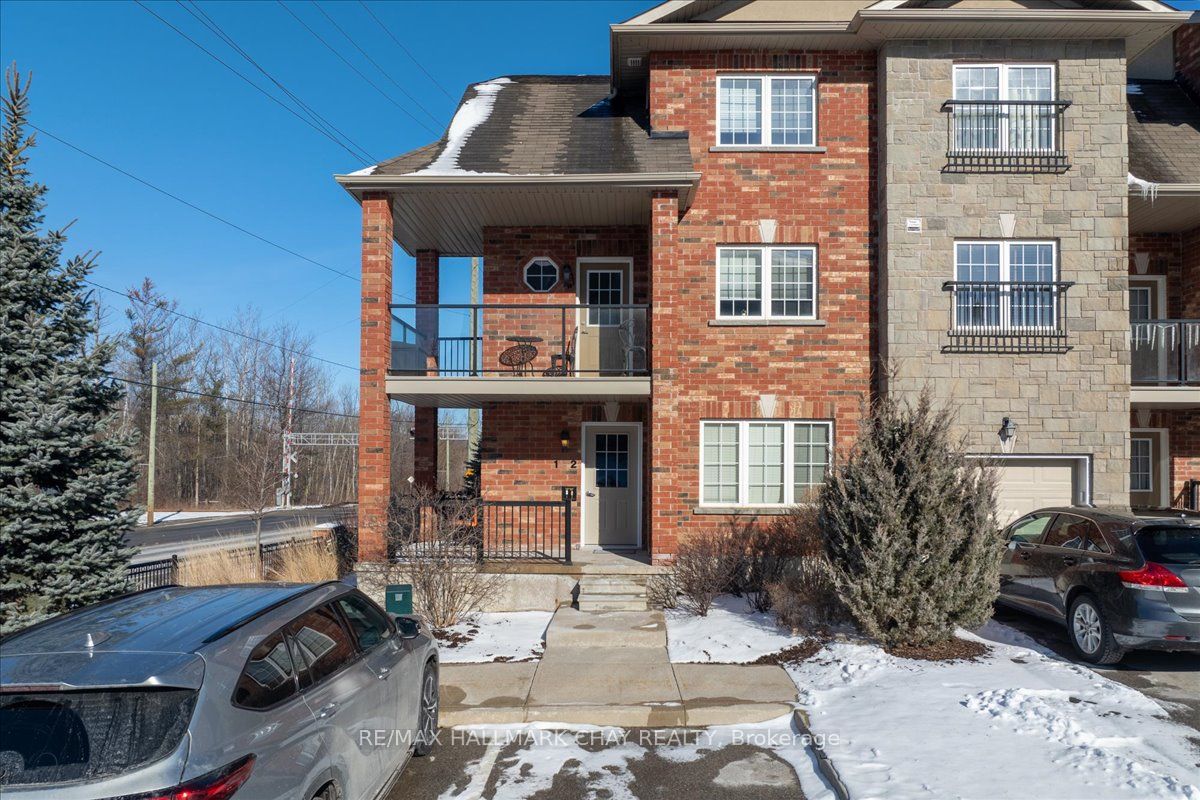 Condo Apt house for sale at 57 Ferndale Dr S Barrie Ontario
