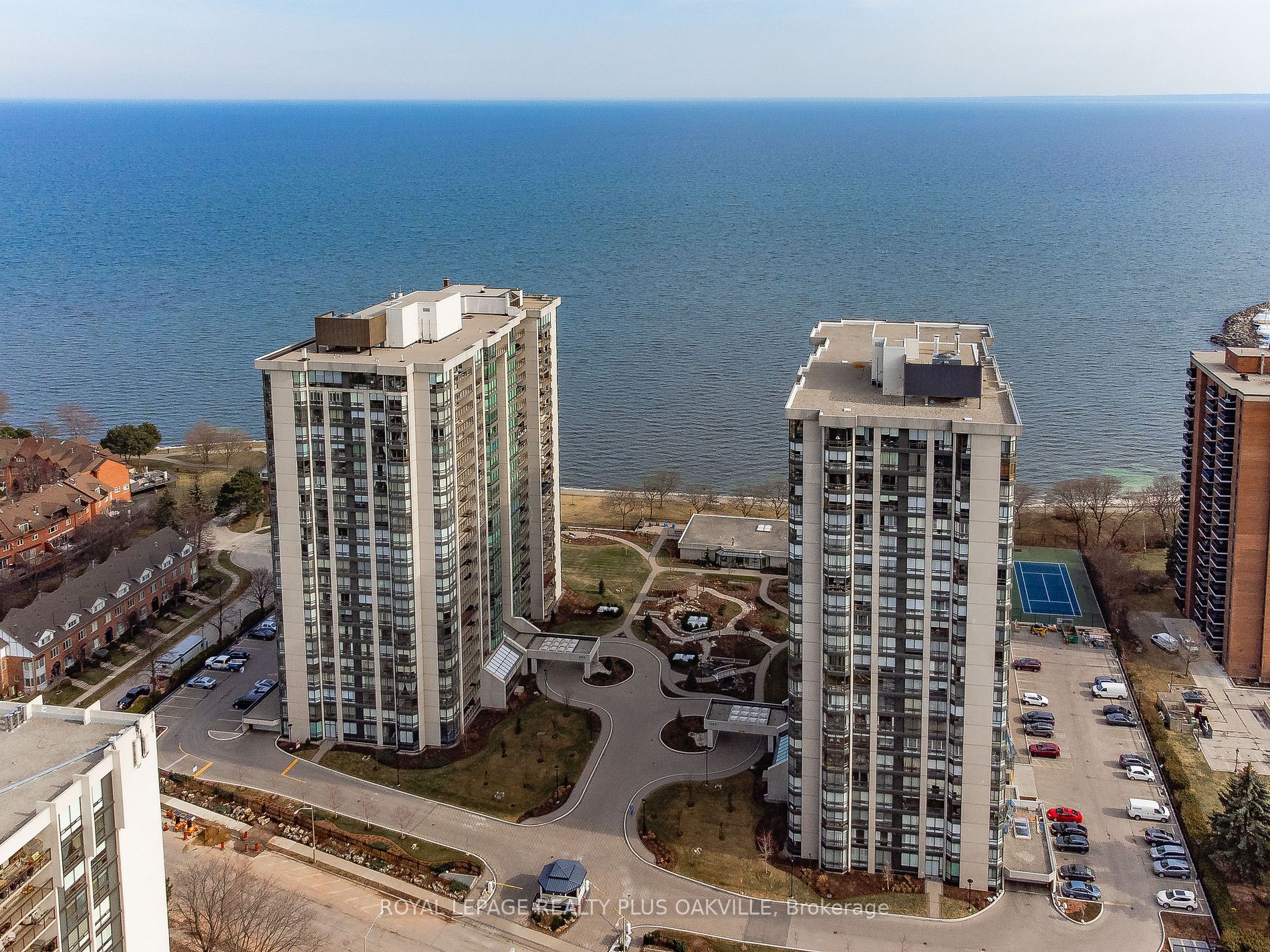Condo Apt house for sale at 2170 Marine Dr Oakville Ontario