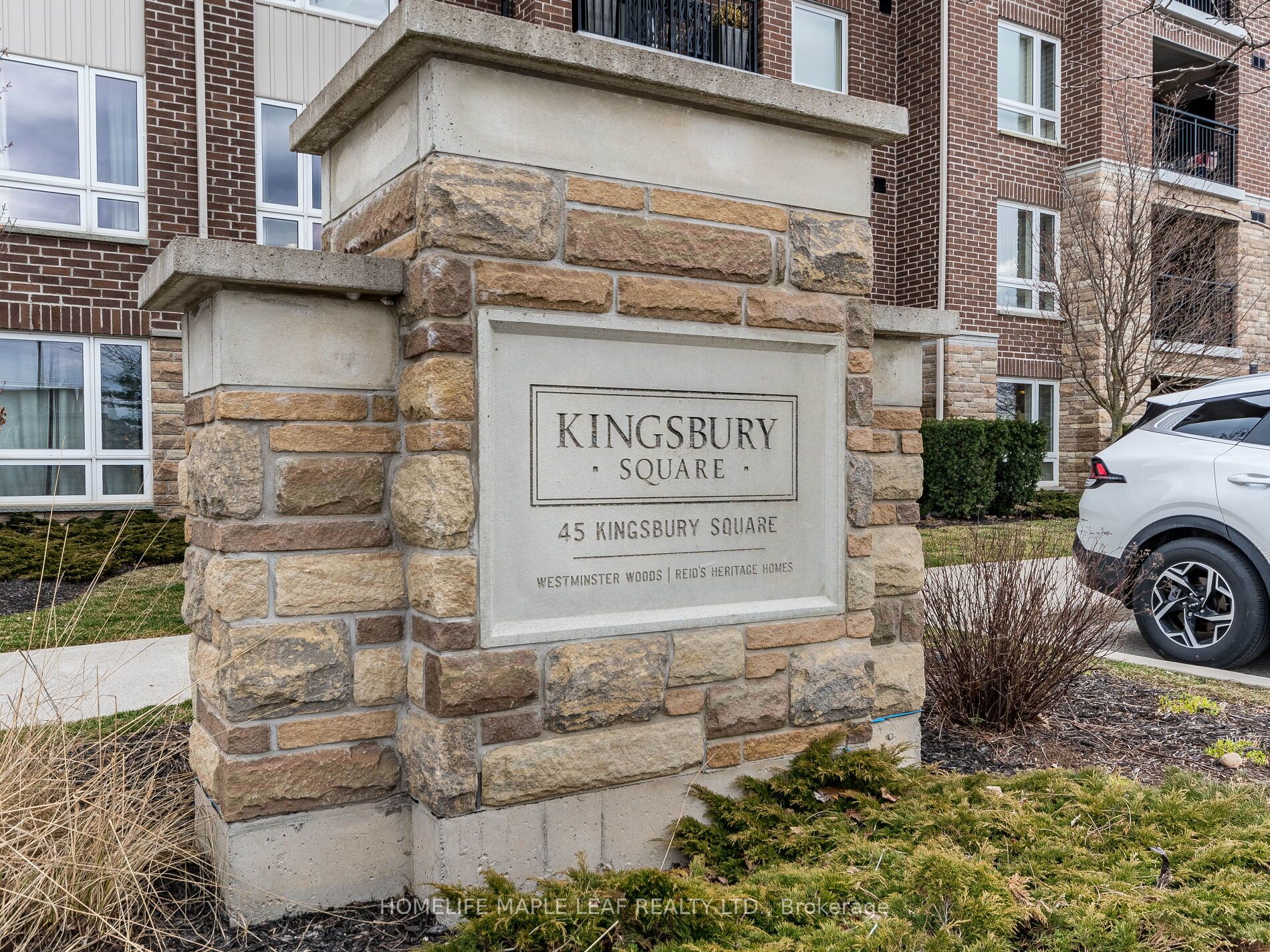 Condo Apt house for sale at 45 Kingsbury Sq Guelph Ontario