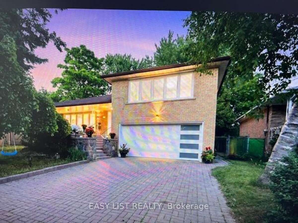Detached house for sale at 5 Stonedene Blvd Toronto Ontario