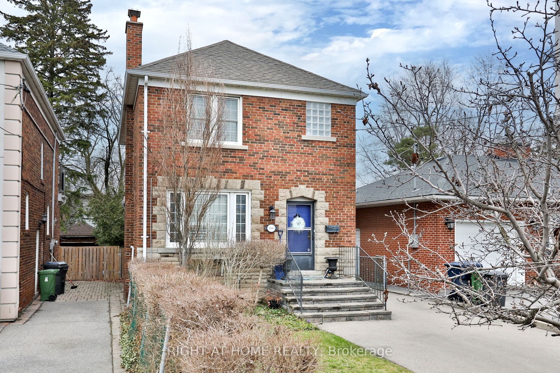 Detached house for sale at 2103 Avenue Rd Toronto Ontario