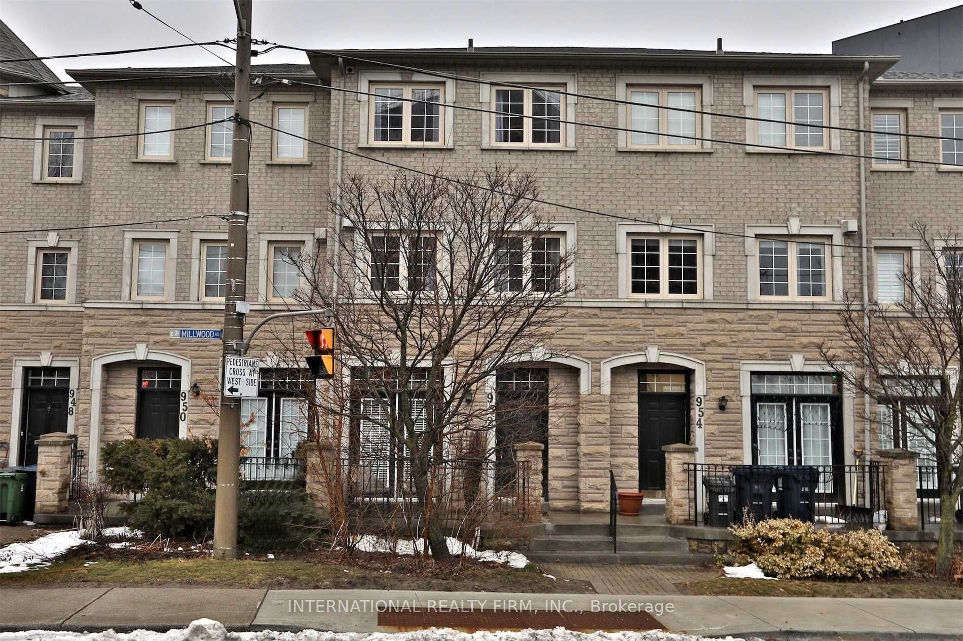 Att/Row/Twnhouse house for sale at 952 Millwood Rd Toronto Ontario
