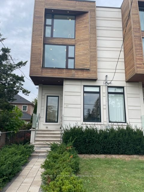 Att/Row/Twnhouse house for sale at 3052 Bayview Ave Toronto Ontario