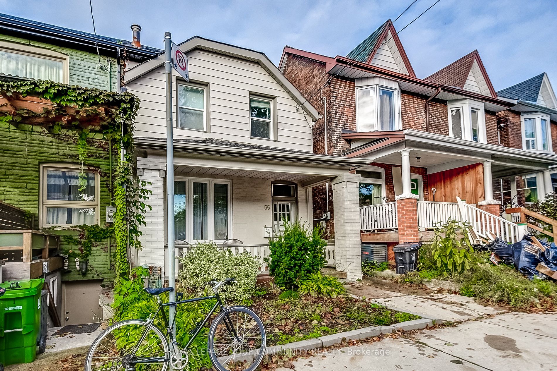 Att/Row/Twnhouse house for sale at 55 Delaney Cres Toronto Ontario