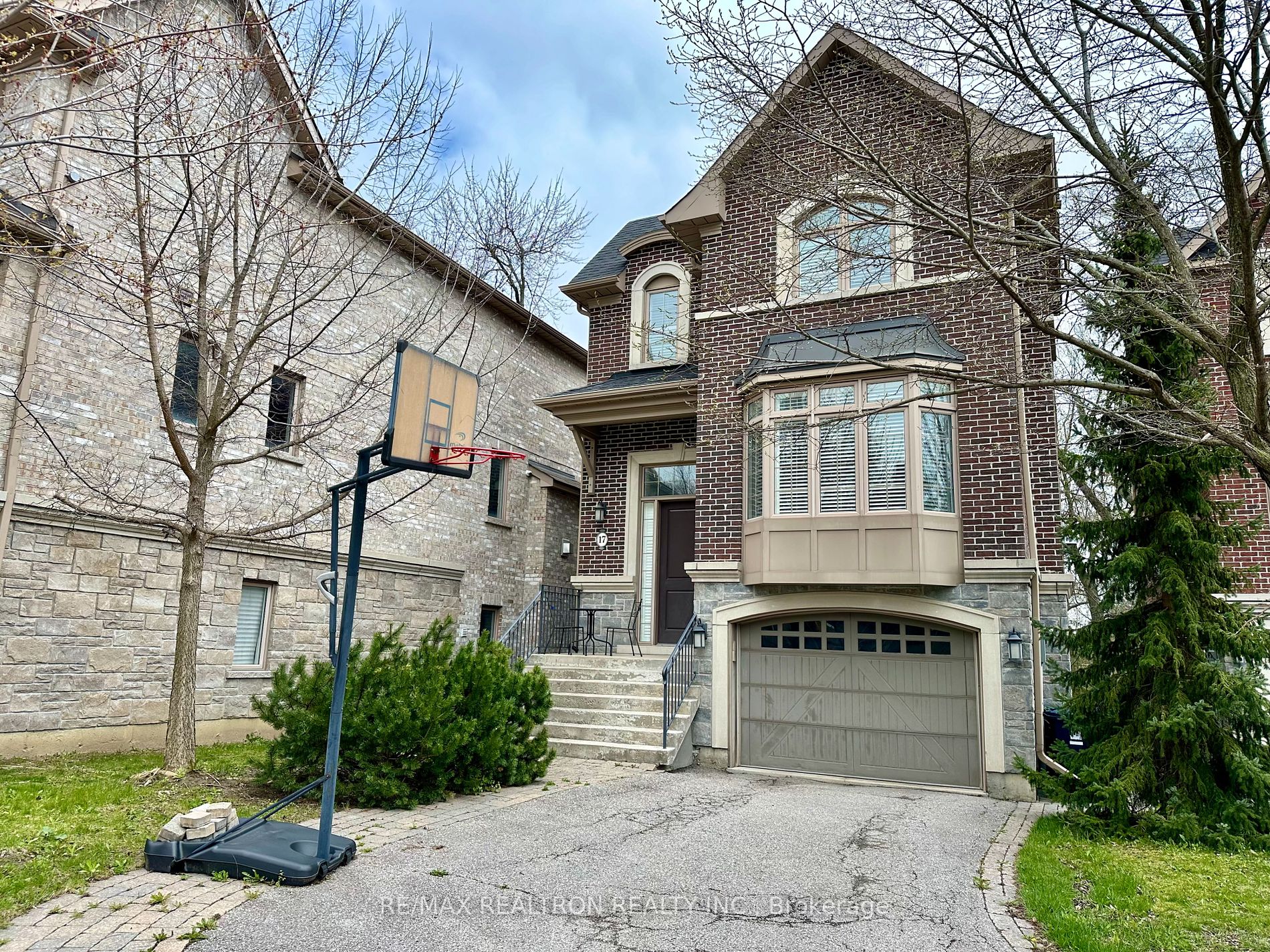 Detached house for sale at 17 Leona Dr Toronto Ontario