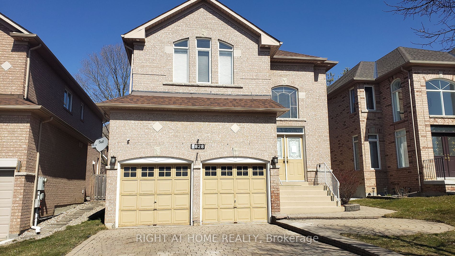 Detached house for sale at 1828 Holbrook Crt Pickering Ontario