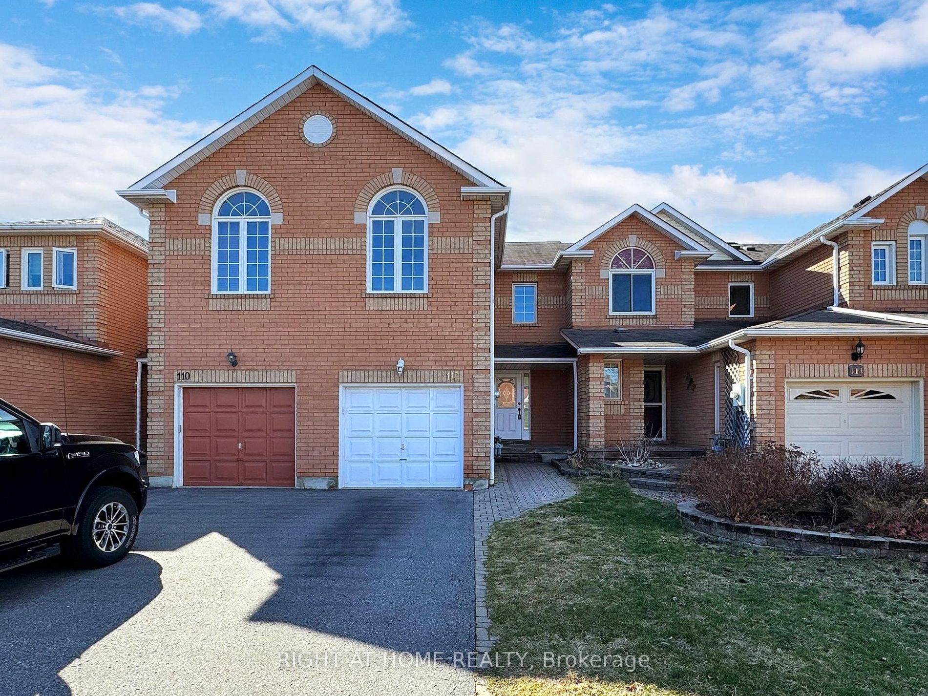 Att/Row/Twnhouse house for sale at 112 Creekwood Cres Whitby Ontario