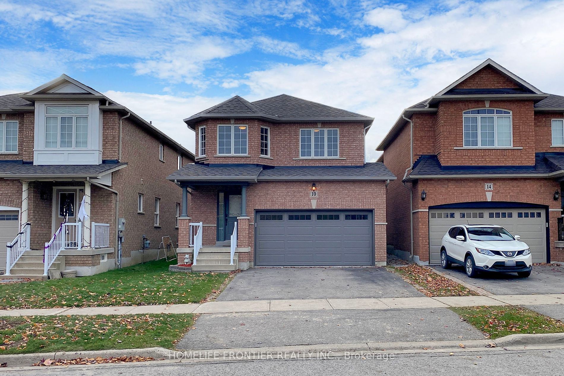 Detached house for sale at 10 Delattaye Ave Aurora Ontario