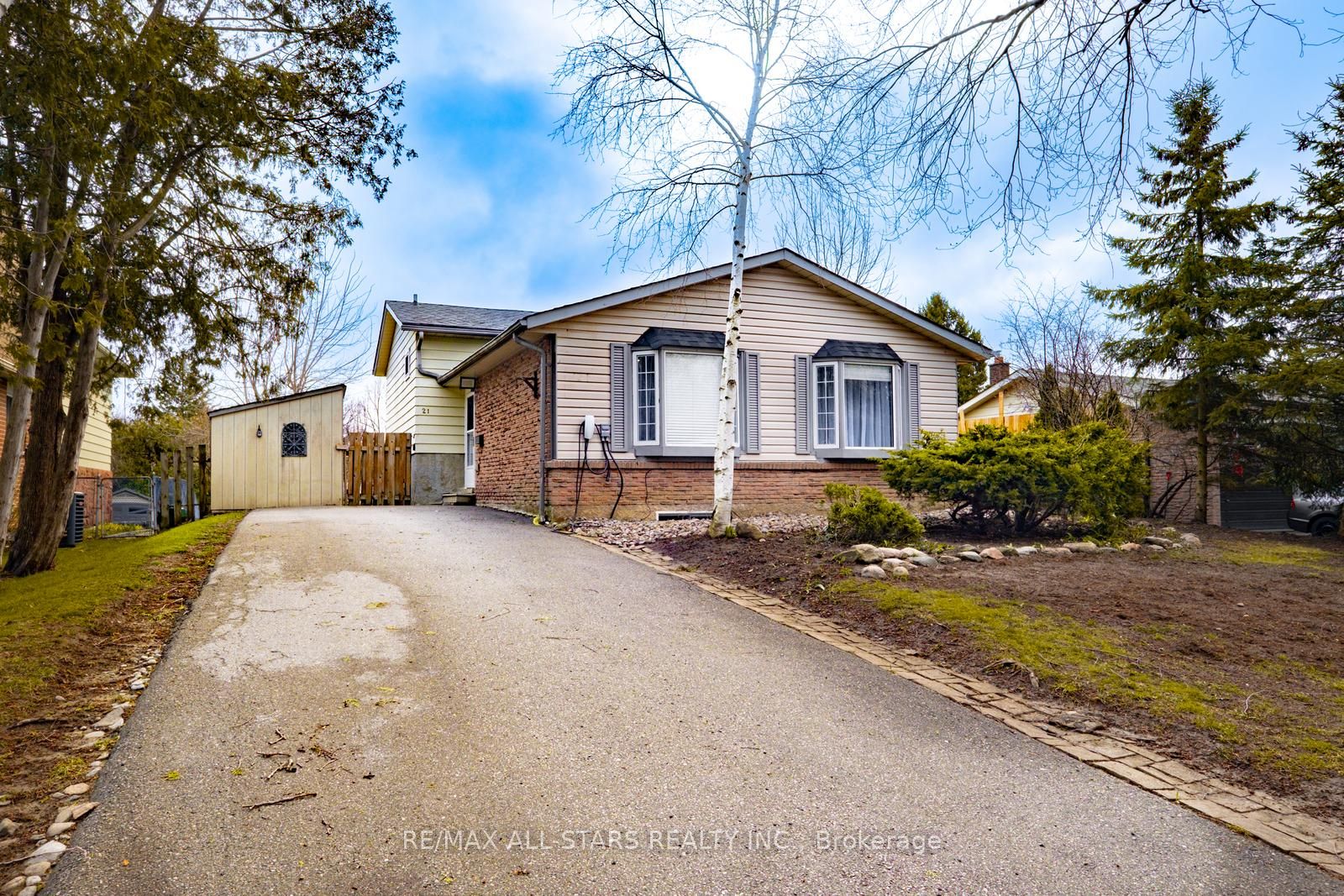 Detached house for sale at 21 Sir Kay Dr Markham Ontario
