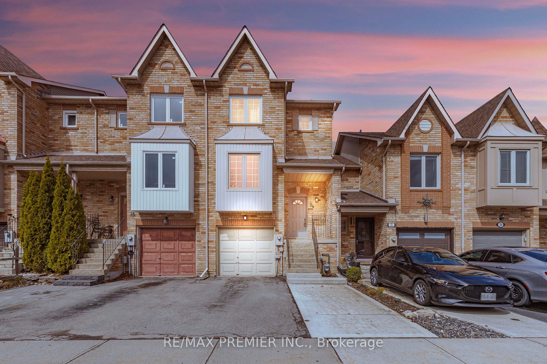 Att/Row/Twnhouse house for sale at 24 Kelso Cres Vaughan Ontario