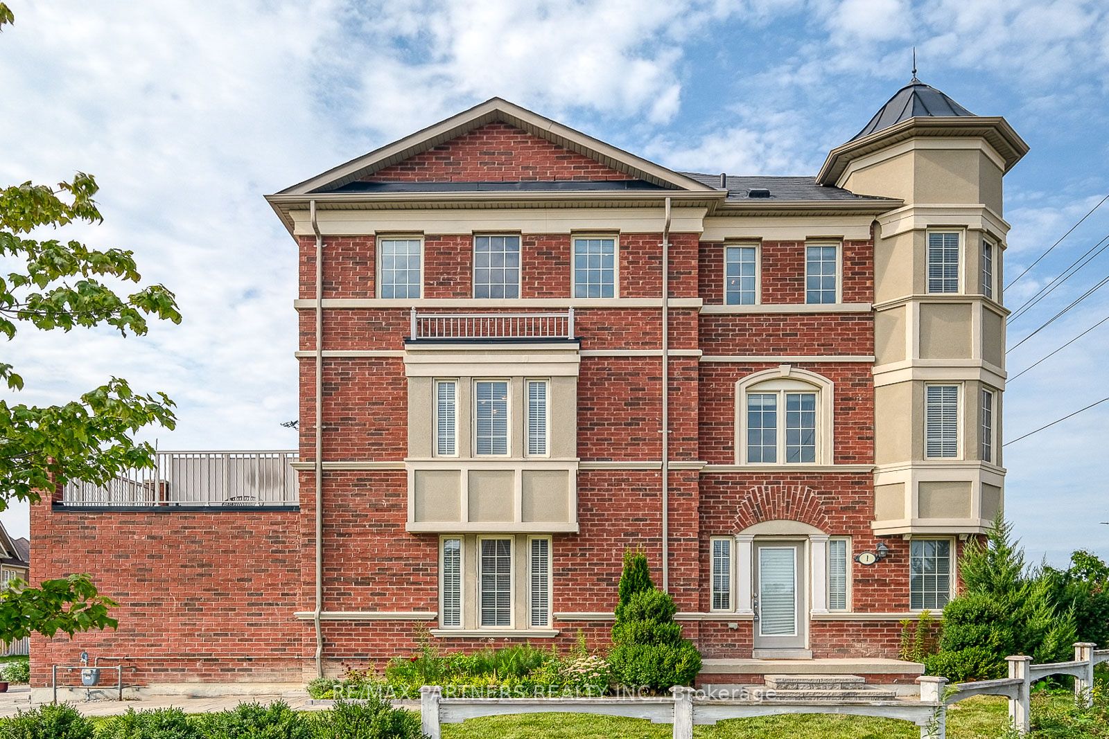Att/Row/Twnhouse house for sale at 1 Percy Reesor St Markham Ontario
