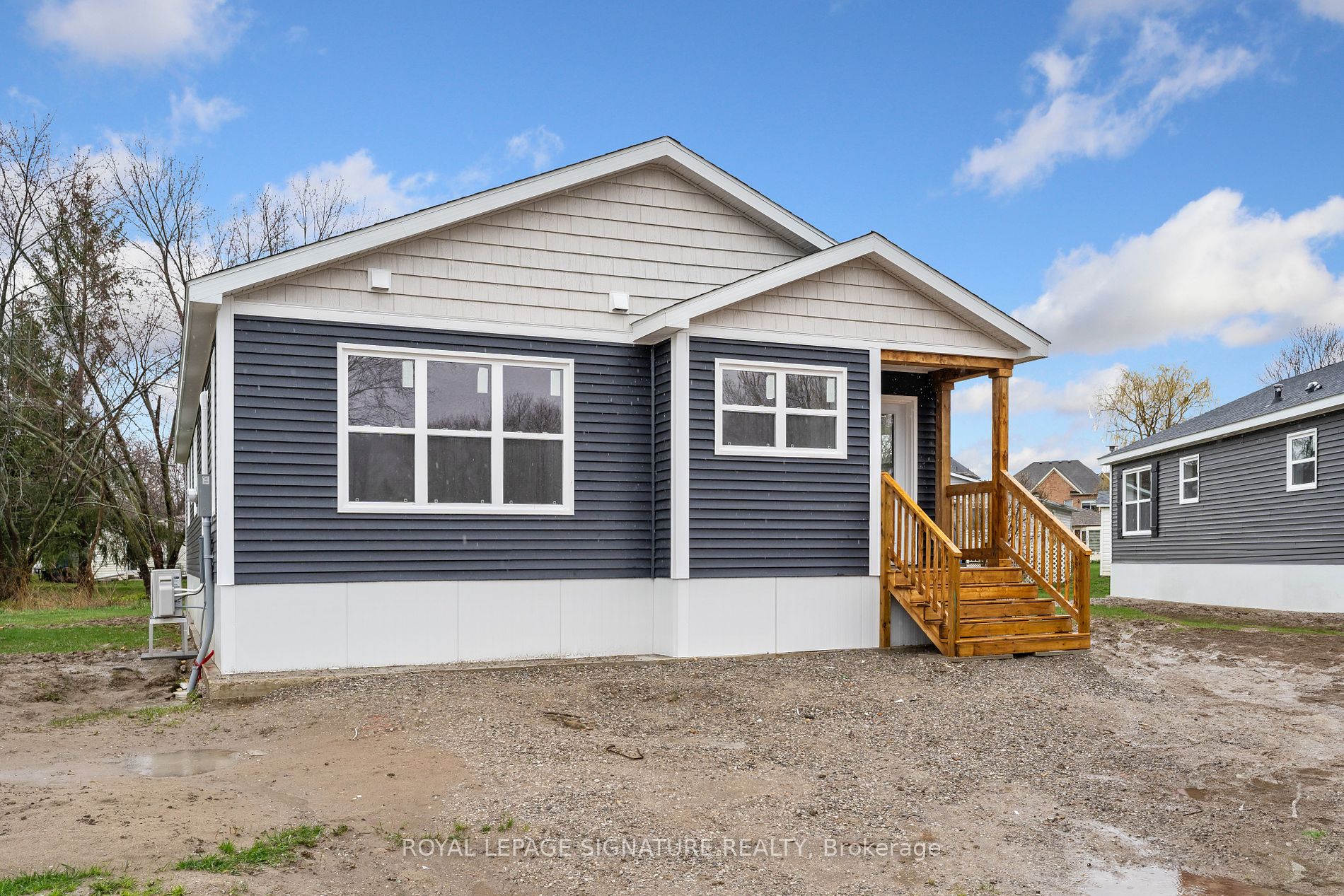 Mobile/Trailer house for sale at 16 Briarwood Pl Innisfil Ontario