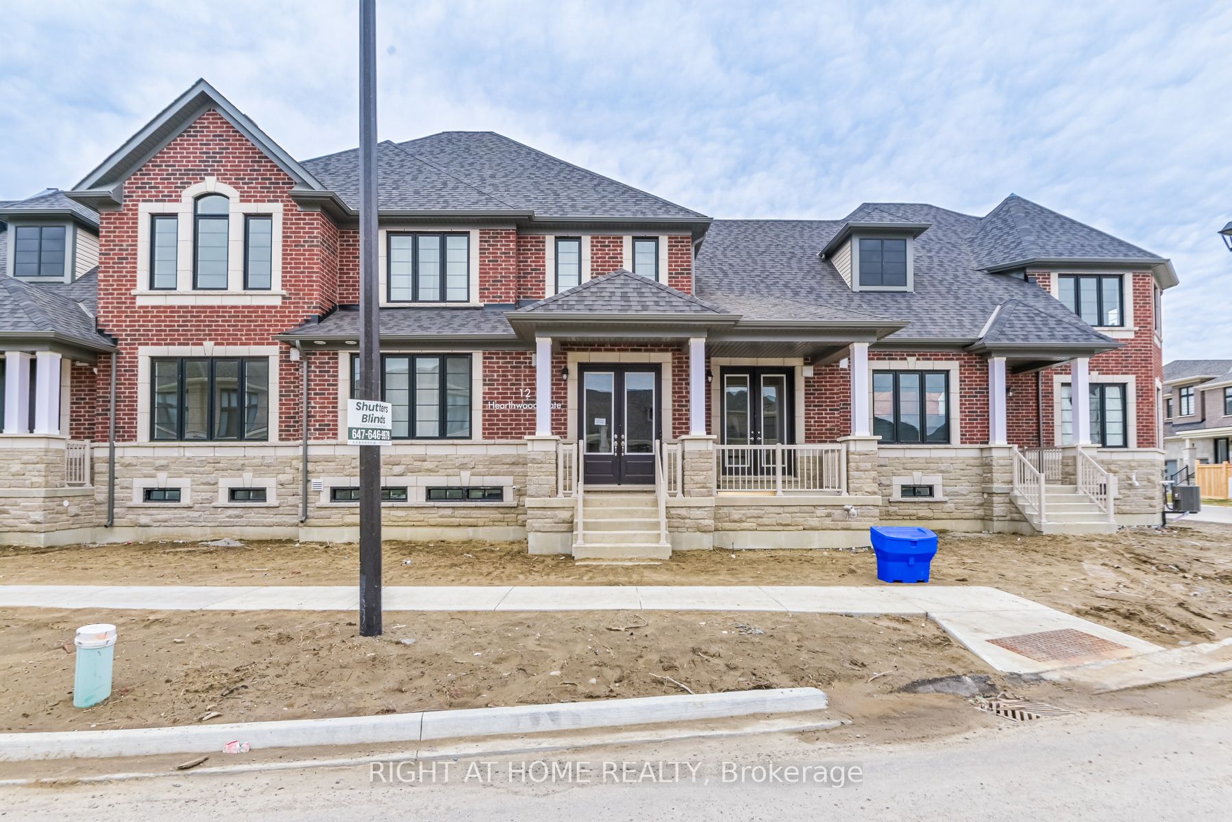 Att/Row/Twnhouse house for sale at 12 Hearthwood Gate Whitchurch-Stouffville Ontario