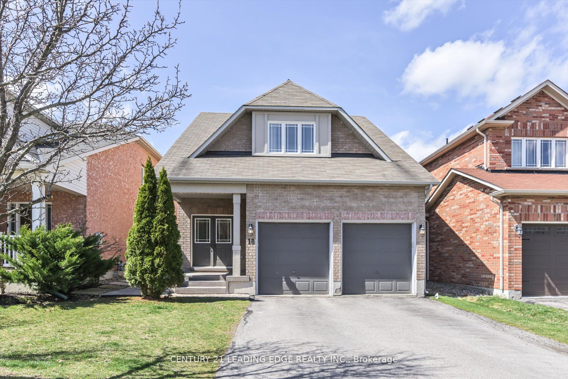 Detached house for sale at 18 Kerr Lane Aurora Ontario
