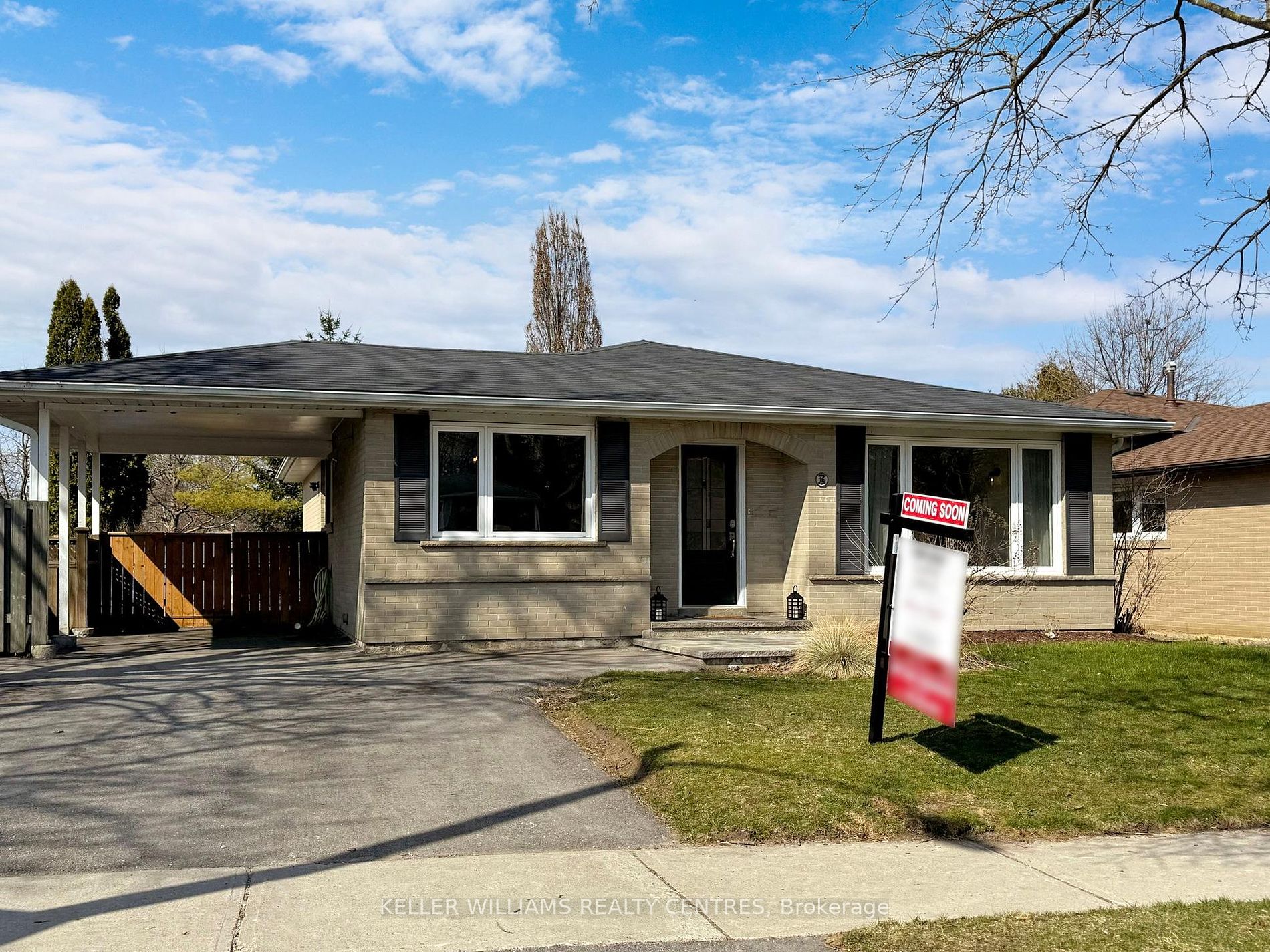 Detached house for sale at 16 Devins Dr N Aurora Ontario