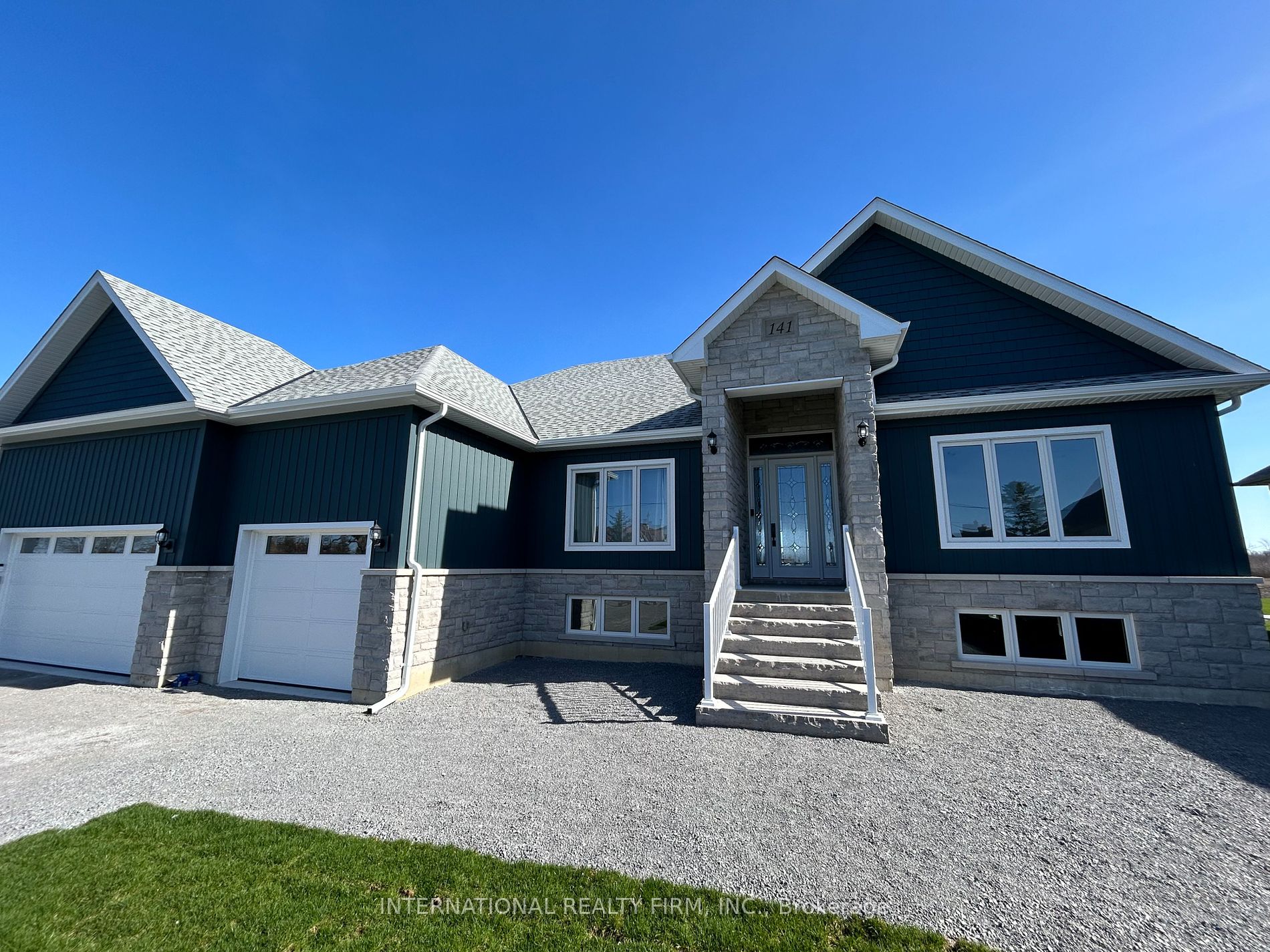 Detached house for sale at 141 Lake Dr E Georgina Ontario