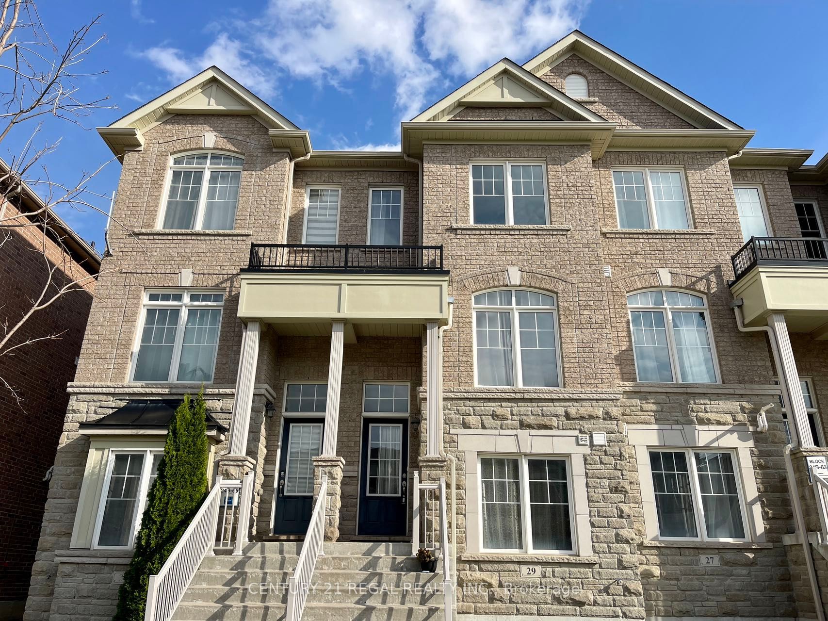 Att/Row/Twnhouse house for sale at 29 Gadani Dr Markham Ontario