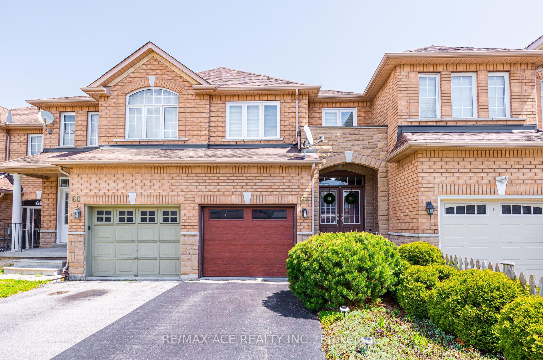 Att/Row/Twnhouse house for sale at 64 Briarhall Cres Markham Ontario