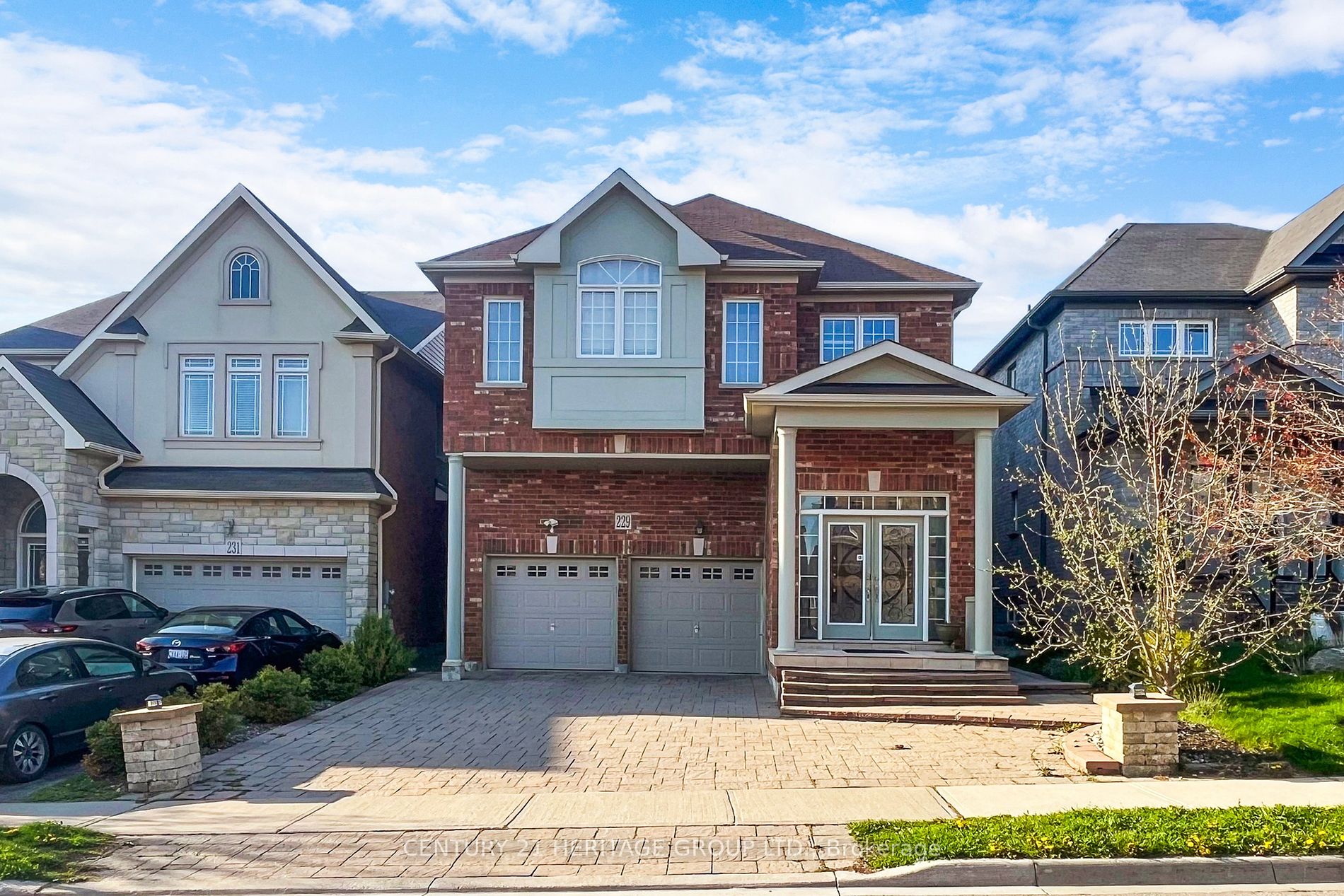 Detached house for sale at 229 Aspenwood Dr Newmarket Ontario