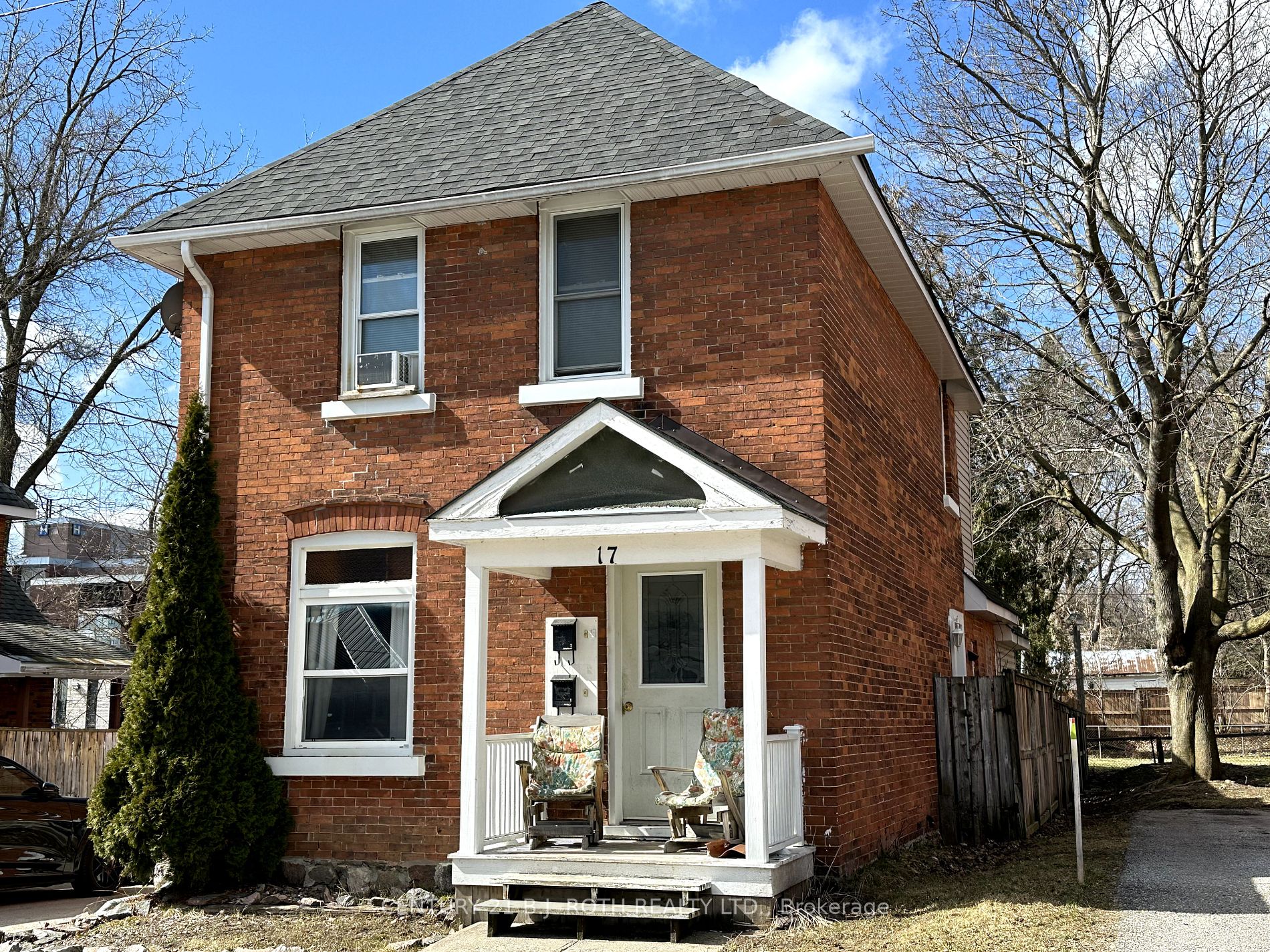 Duplex house for sale at 17 William St Orillia Ontario