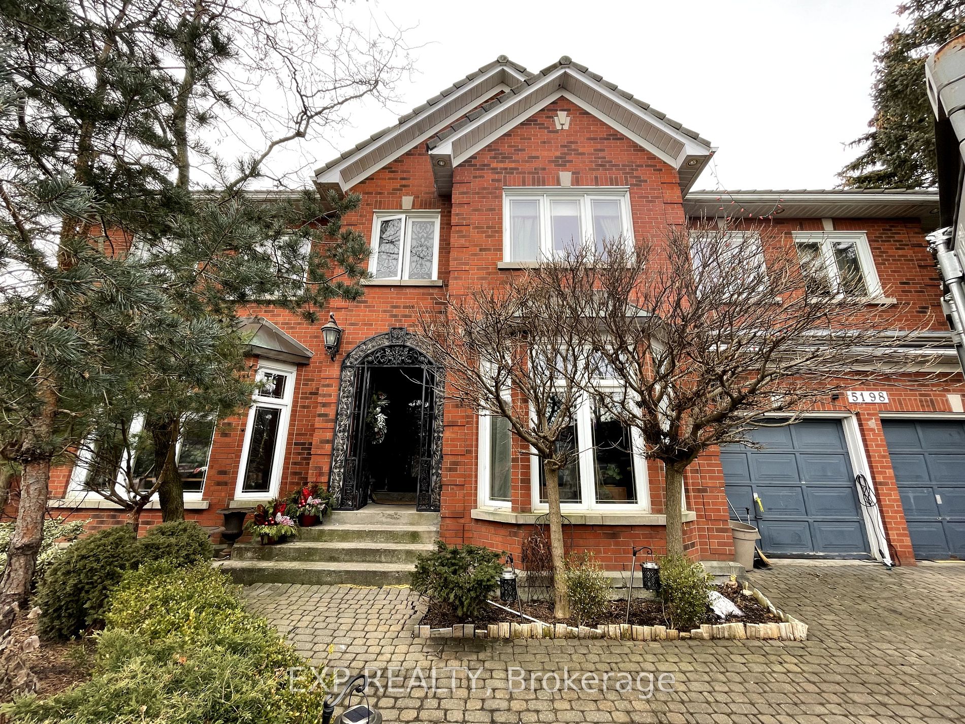 Detached house for sale at 5198 Mississauga Rd Mississauga Ontario