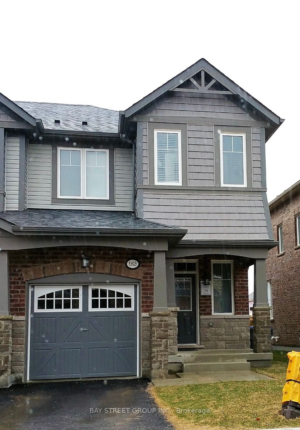 Att/Row/Twnhouse house for sale at 92 Abigail Cres Caledon Ontario