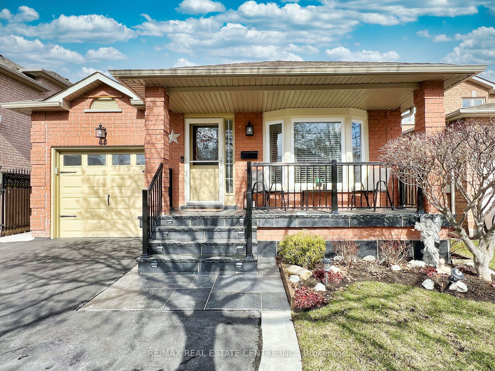 Detached house for sale at 40 Braemore Rd Brampton Ontario