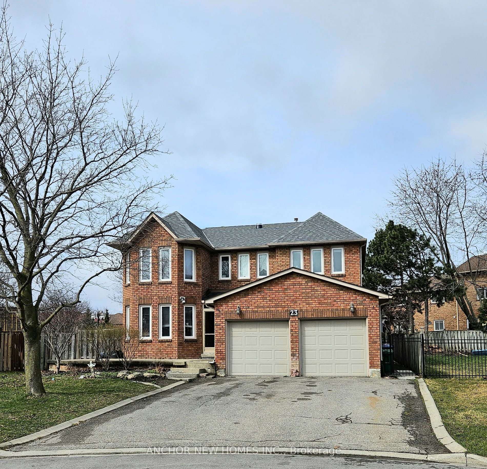 Detached house for sale at 23 Chestnut Ave Brampton Ontario