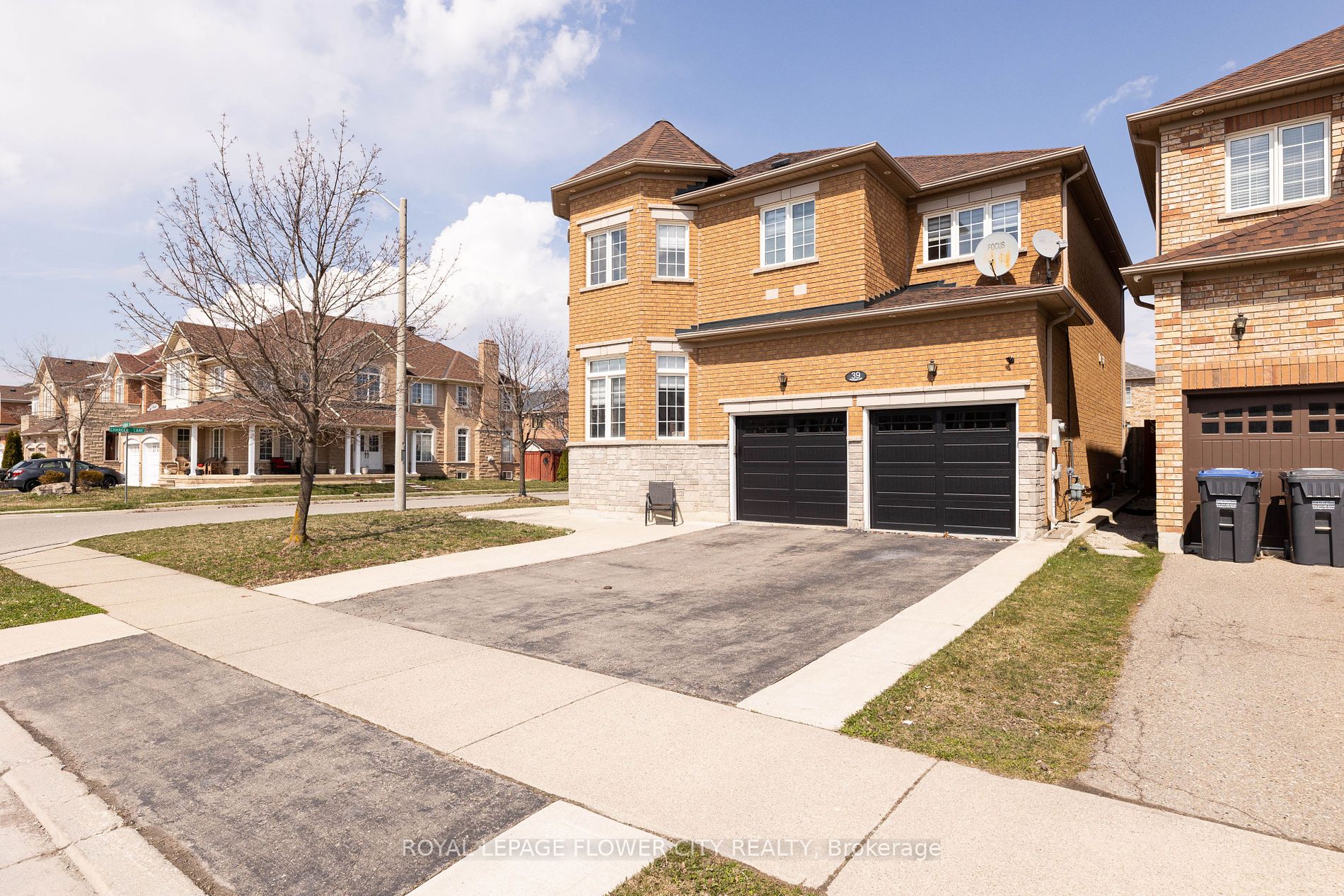 Detached house for sale at 39 Charger Lane Brampton Ontario