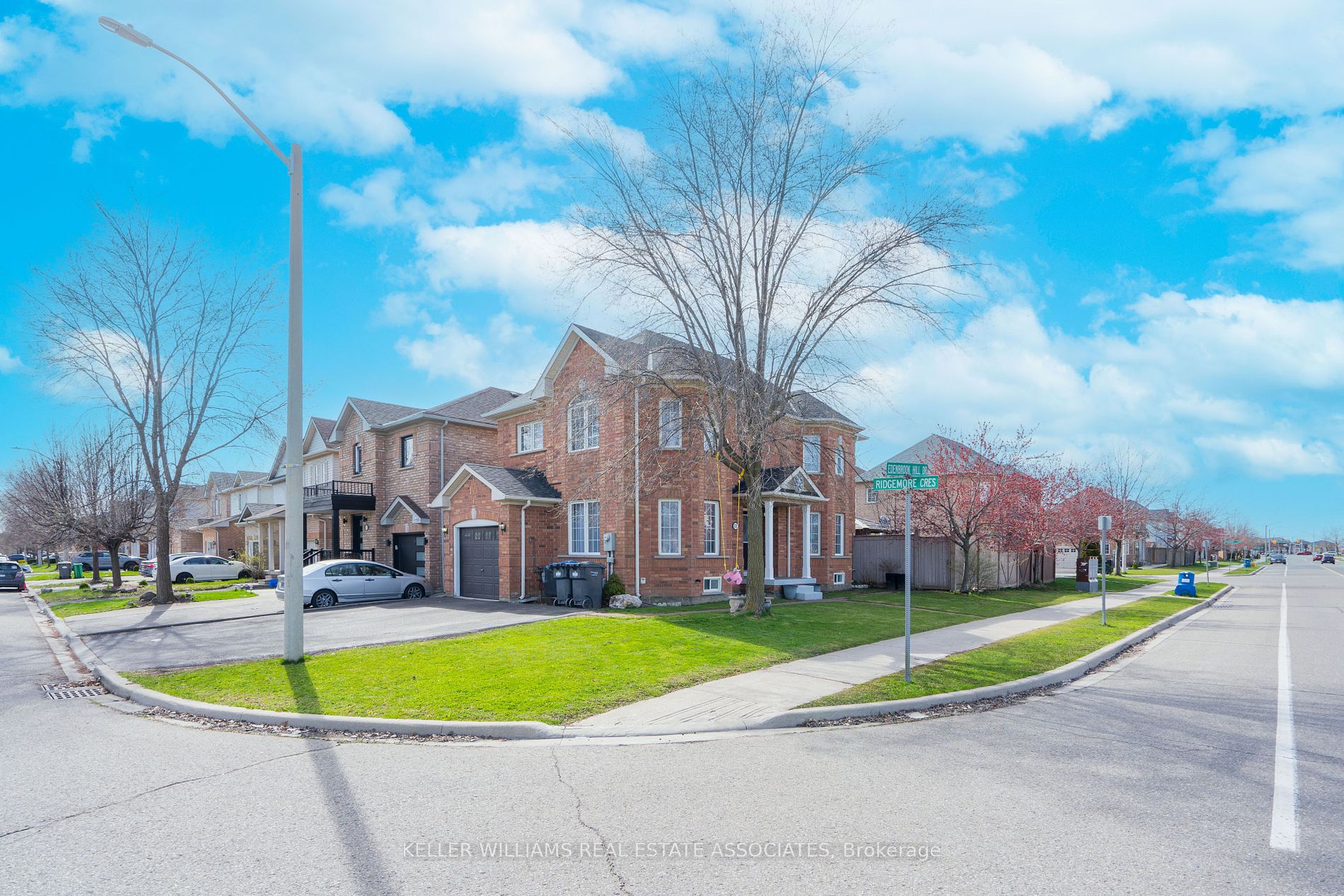 Detached house for sale at 320 Edenbrook Hill Dr Brampton Ontario