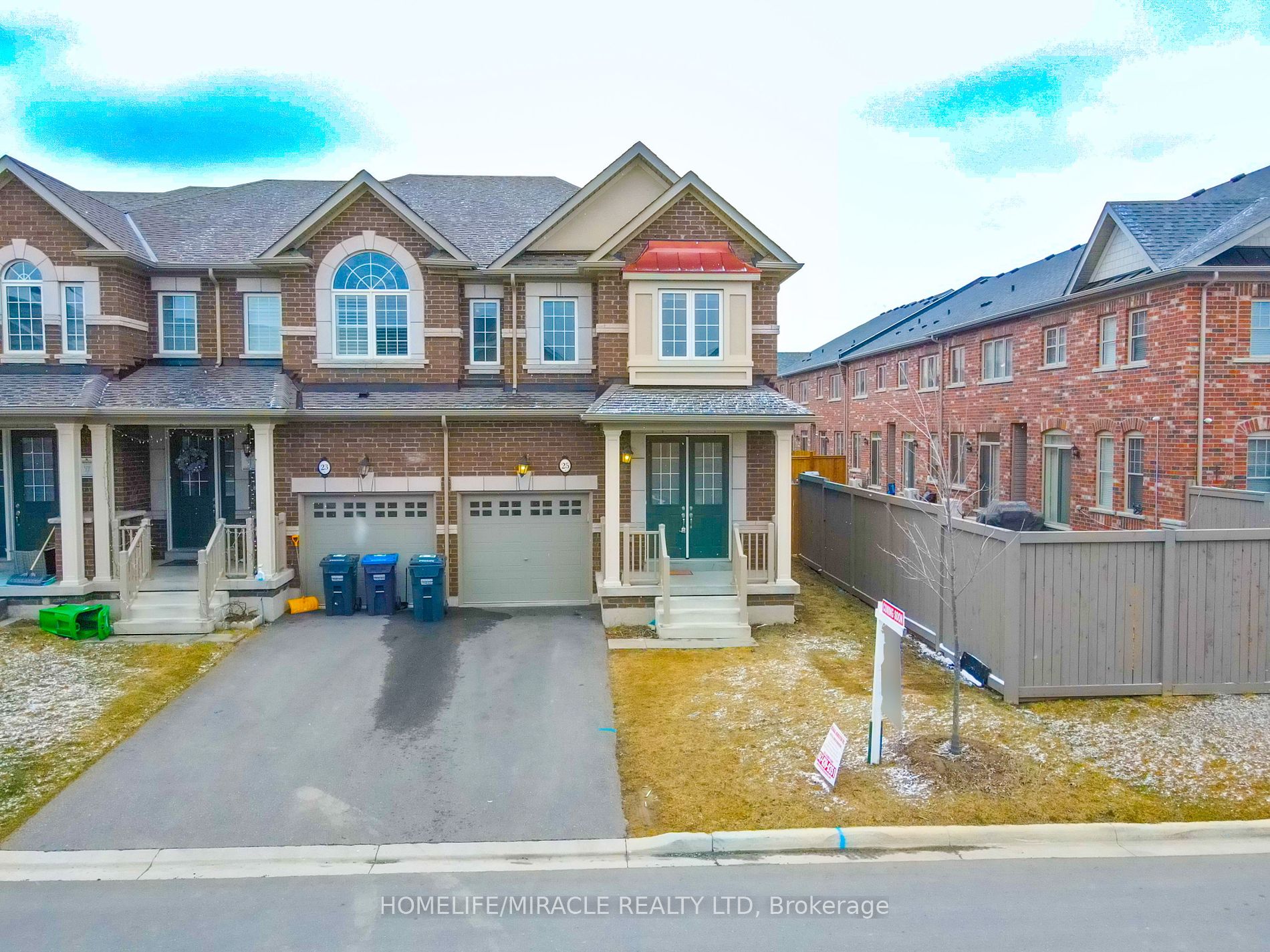 Att/Row/Twnhouse house for sale at 25 Dale Meadows Rd Brampton Ontario