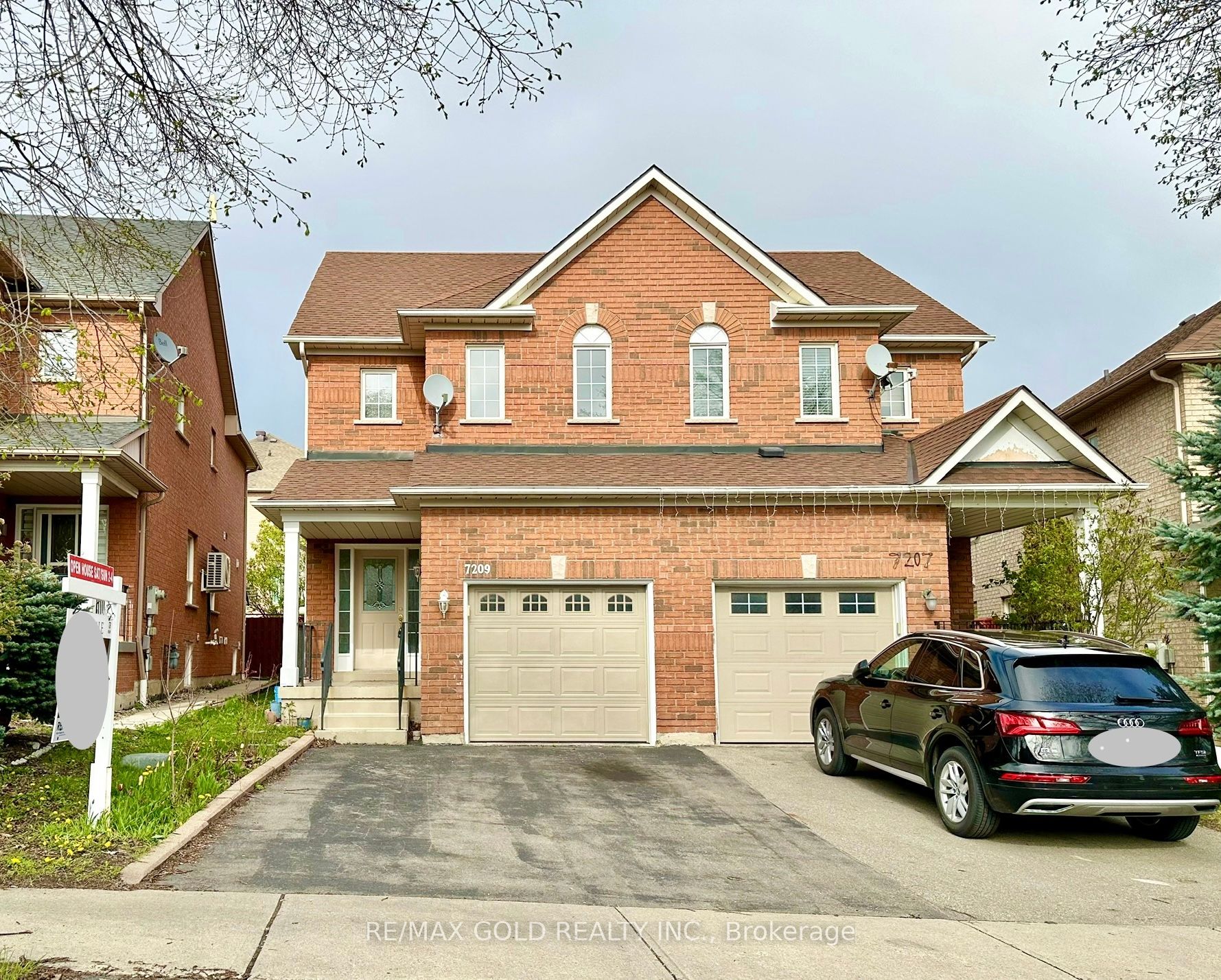 Semi-Detached house for sale at 7209 Aztec Hill Mississauga Ontario
