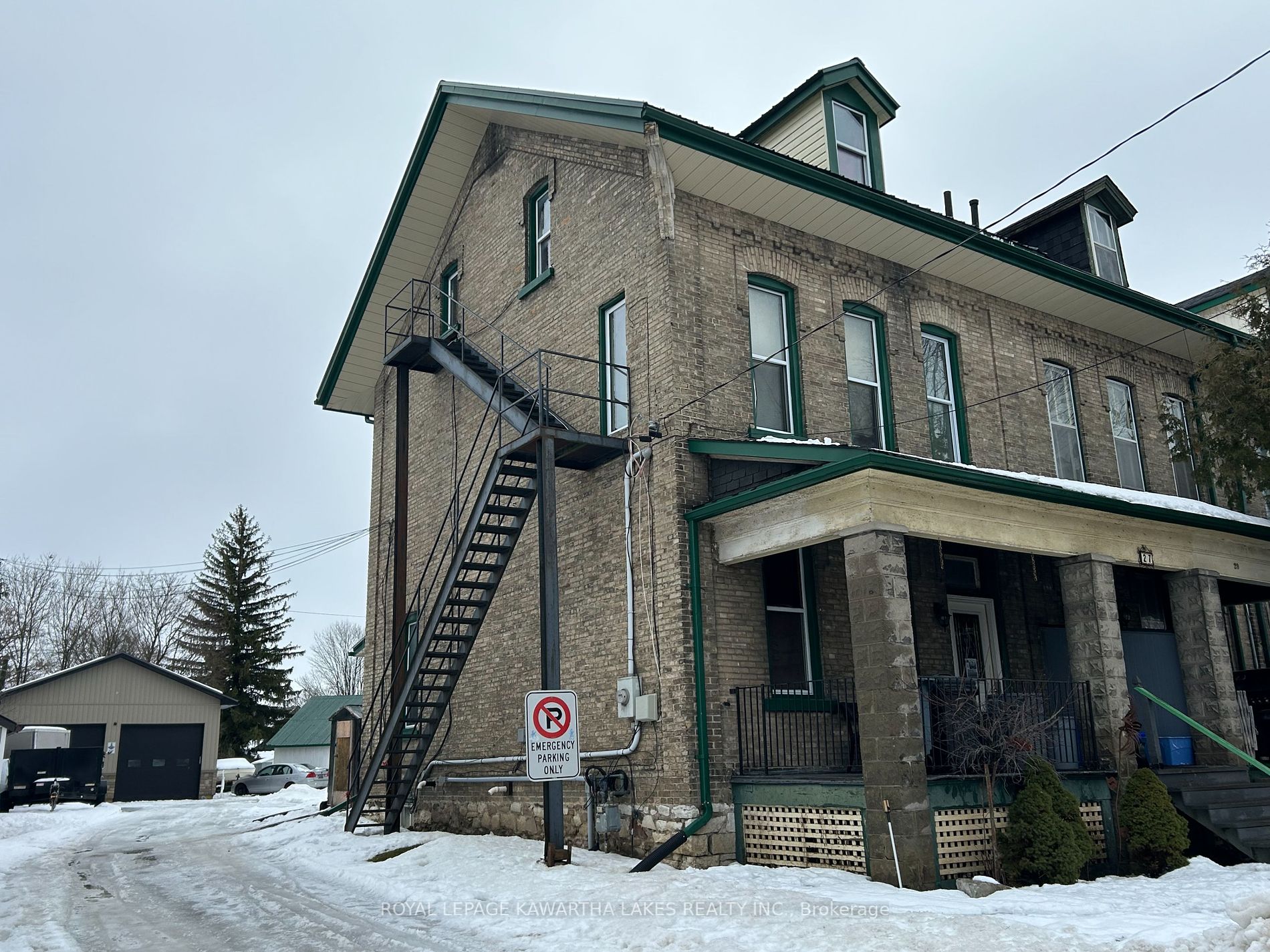 Att/Row/Twnhouse house for sale at 27 Glenelg St W Kawartha Lakes Ontario