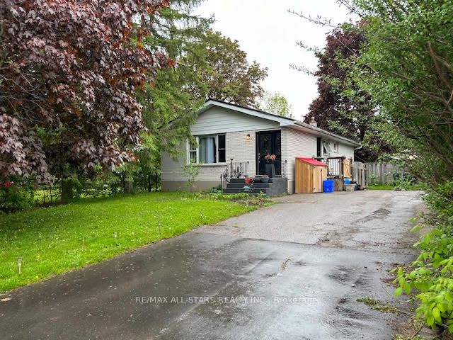 Detached house for sale at 30 Dominion Dr Kawartha Lakes Ontario