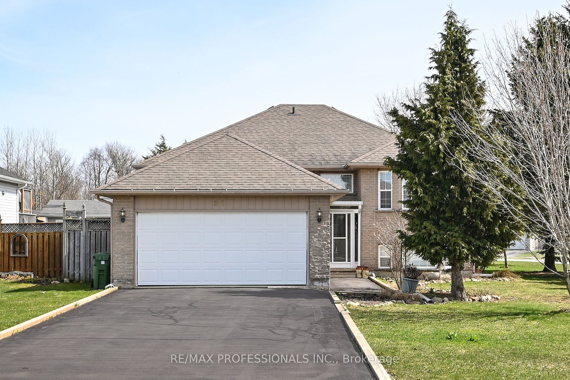 Detached house for sale at 21 Highpoint St Southgate Ontario